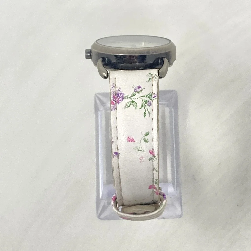 Decree Womens Watch 30mm Silver Tone Gunmetal Floral Spring New Battery 8.5